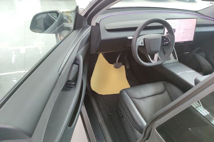 Used Tesla Model Y 2025 Long-Range All-Wheel-Drive Version Driver Seat