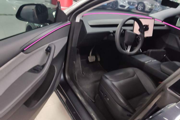 Used Tesla Model Y 2025 Rear-Wheel-Drive Version Driver Seat