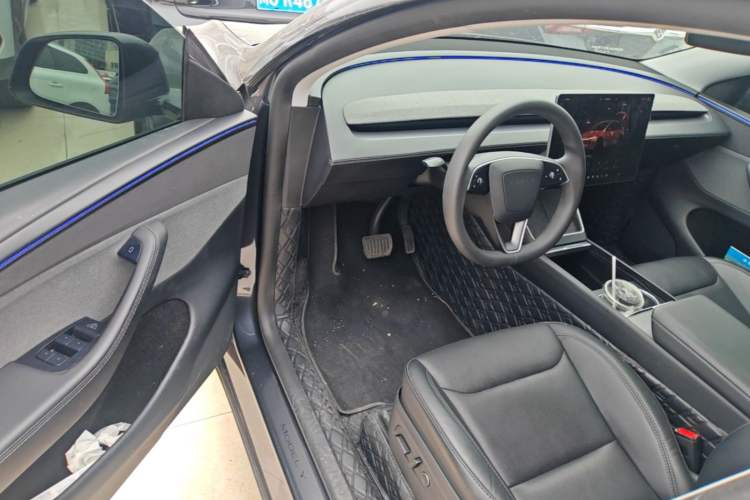 Used Tesla Model Y 2025 Rear-Wheel-Drive Version Driver Seat