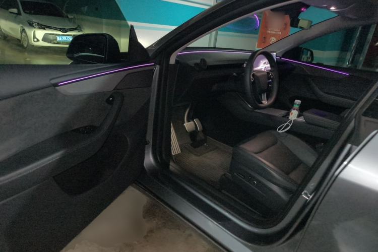 Used Tesla Model Y 2025 Long-Range All-Wheel-Drive Version Driver Seat
