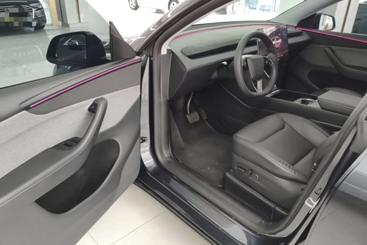 Used Tesla Model Y 2025 Rear-Wheel-Drive Version Driver Seat