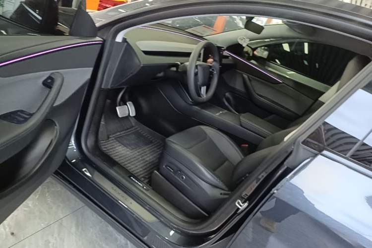 Used Tesla Model Y 2025 Rear-Wheel-Drive Version Driver Seat