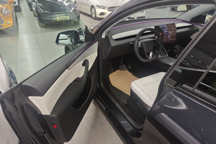 Used Tesla Model Y 2025 Rear-Wheel-Drive Version Driver Seat