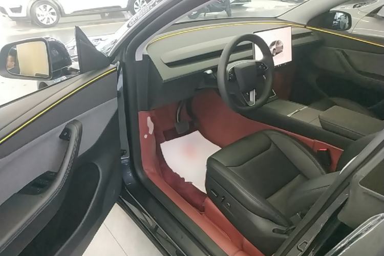 Used Tesla Model Y 2025 Rear-Wheel-Drive Version Driver Seat
