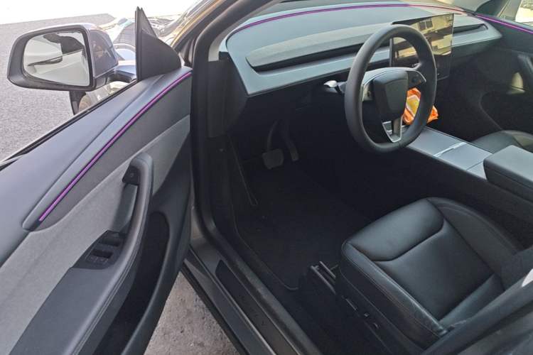 Used Tesla Model Y 2025 Rear-Wheel-Drive Version Driver Seat