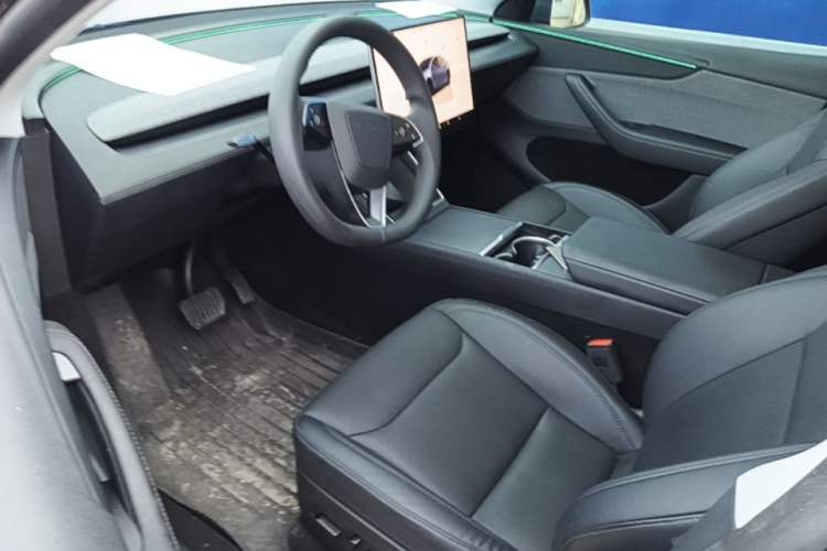 Used Tesla Model Y 2025 Rear-Wheel-Drive Version Driver Seat