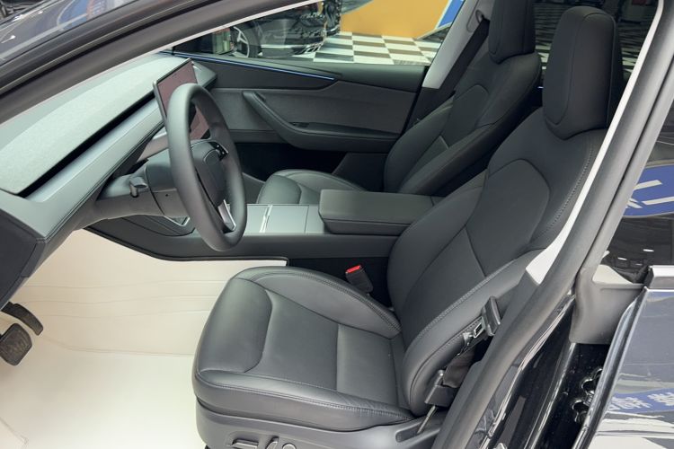 Used Tesla Model Y 2025 Rear-Wheel-Drive Version Driver Seat