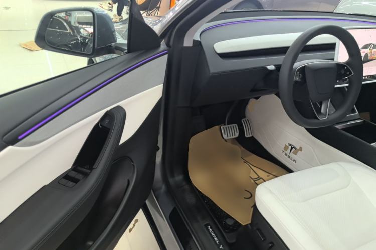 Used Tesla Model Y 2025 Rear-Wheel-Drive Version Driver Seat