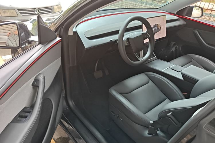 Used Tesla Model Y 2025 Rear-Wheel-Drive Version Driver Seat
