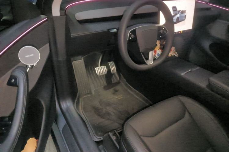Used Tesla Model Y 2025 Rear-Wheel-Drive Version Driver Seat
