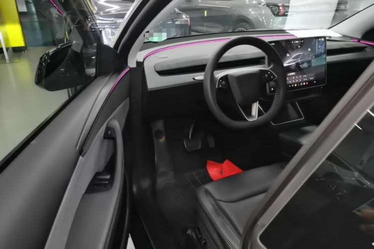 Used Tesla Model Y 2025 Rear-Wheel Drive First Edition Driver Seat