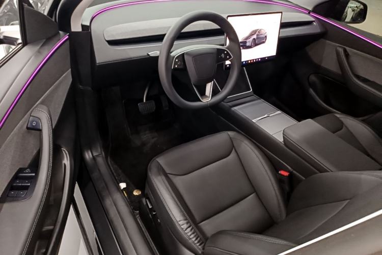 Used Tesla Model Y 2025 Rear-Wheel-Drive Version Driver Seat
