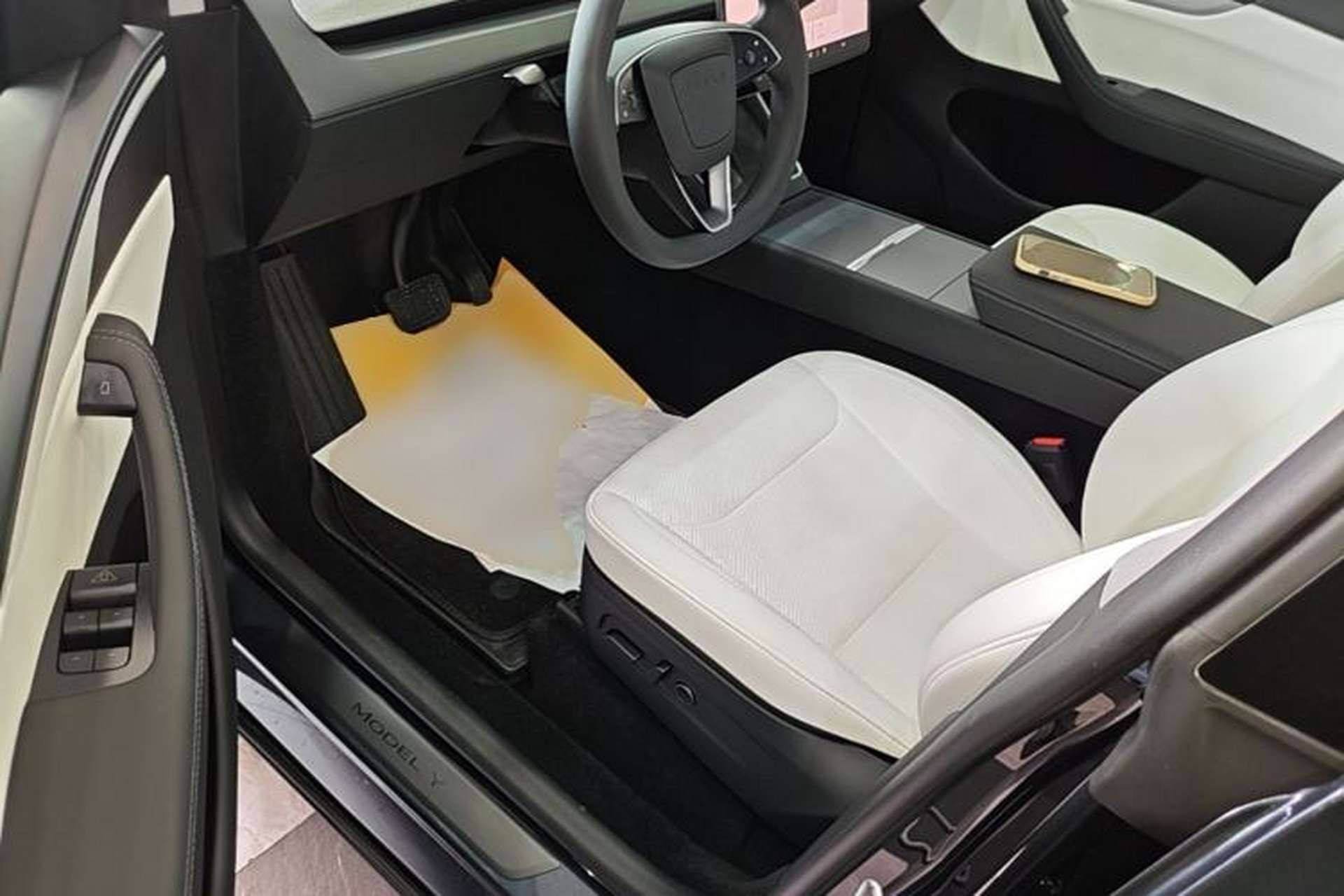 Used Tesla Model Y 2025 Long-Range All-Wheel-Drive Version Driver Seat