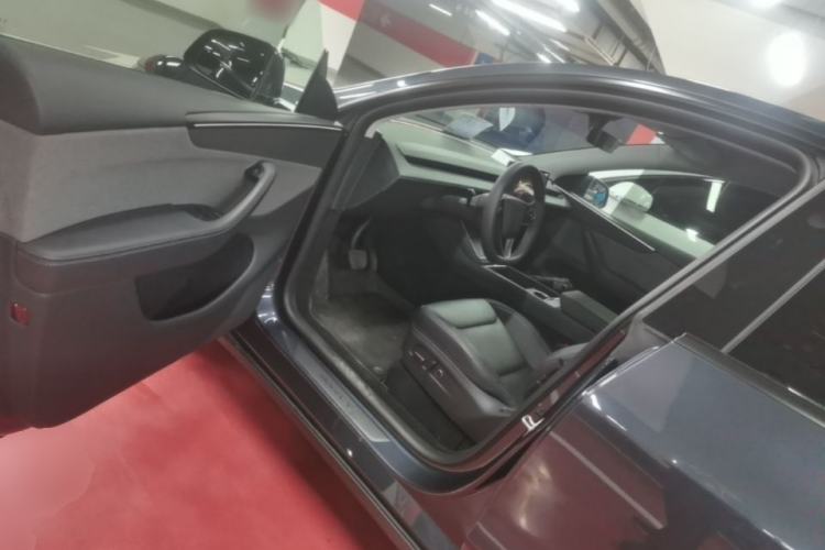 Used Tesla Model Y 2025 Rear-Wheel-Drive Version Driver Seat