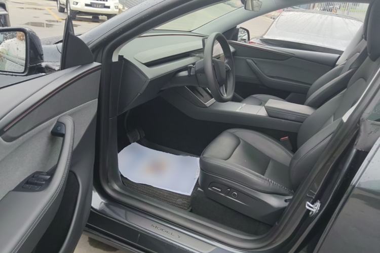 Used Tesla Model Y 2025 Rear-Wheel-Drive Version Driver Seat