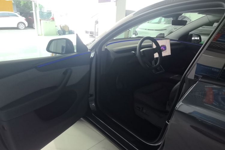 Used Tesla Model Y 2025 Rear-Wheel-Drive Version Driver Seat
