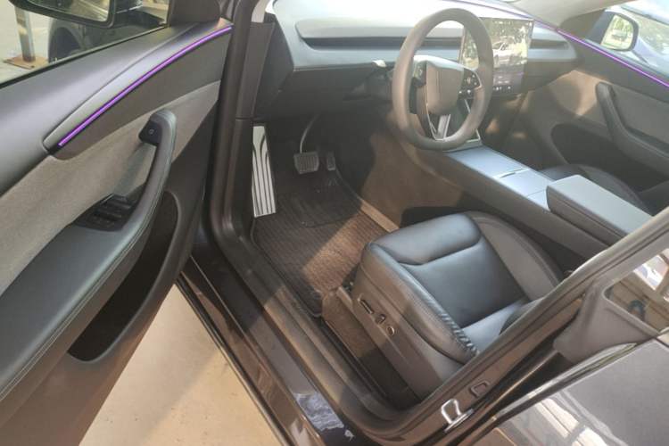 Used Tesla Model Y 2025 Rear-Wheel-Drive Version Driver Seat