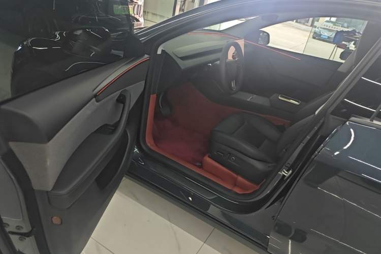 Used Tesla Model Y 2025 Rear-Wheel-Drive Version Driver Seat