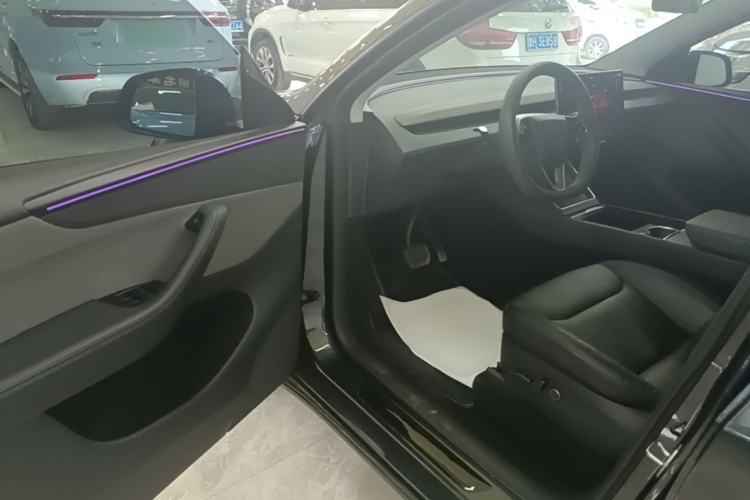 Used Tesla Model Y 2025 Rear-Wheel-Drive Version Driver Seat