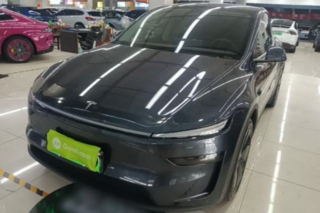 Tesla Model Y 2025 Long-Range All-Wheel Drive First Edition с пробегом