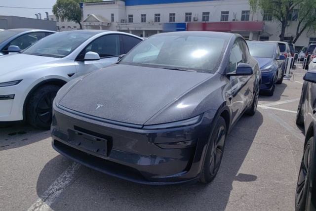 Used Tesla Model Y 2025 Rear-Wheel-Drive Version