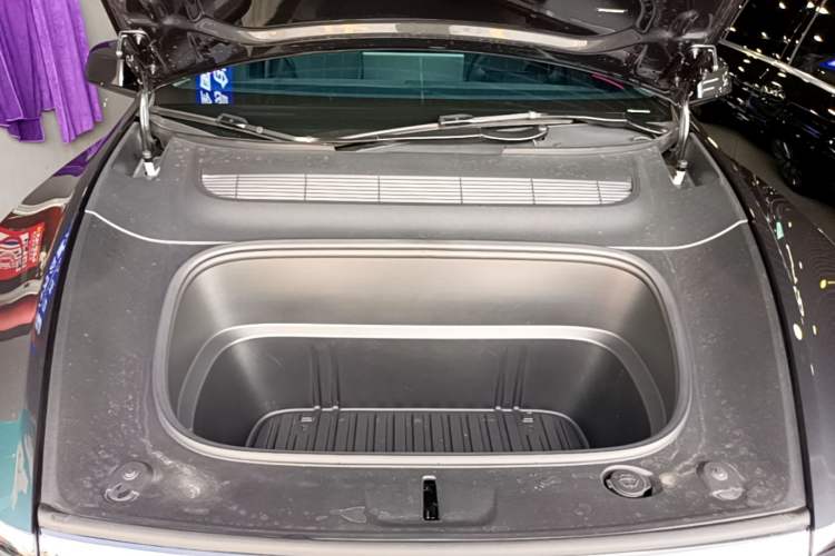 Used Tesla Model Y 2025 Rear-Wheel-Drive Version Engine Bay