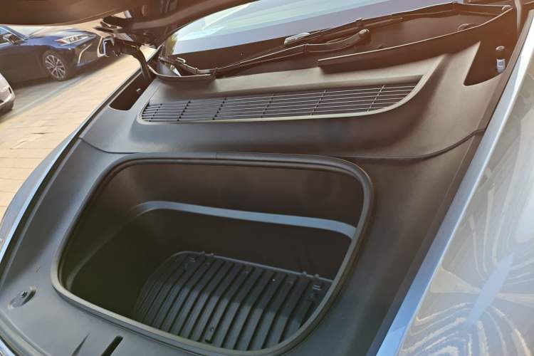 Used Tesla Model Y 2025 Rear-Wheel-Drive Version Engine Bay