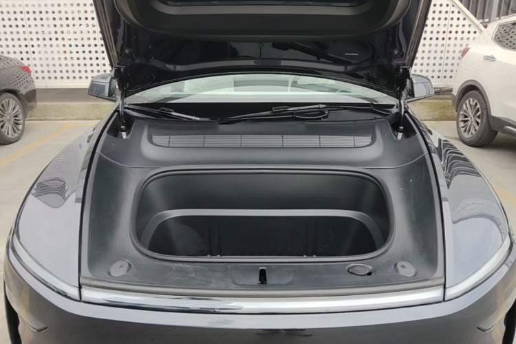 Used Tesla Model Y 2025 Rear-Wheel-Drive Version Engine Bay