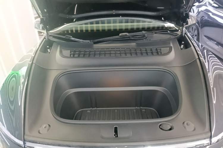 Used Tesla Model Y 2025 Rear-Wheel-Drive Version Engine Bay