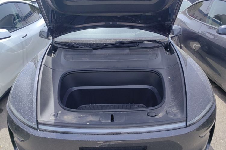 Used Tesla Model Y 2025 Rear-Wheel-Drive Version Engine Bay