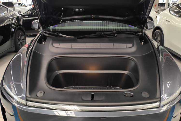 Used Tesla Model Y 2025 Rear-Wheel-Drive Version Engine Bay
