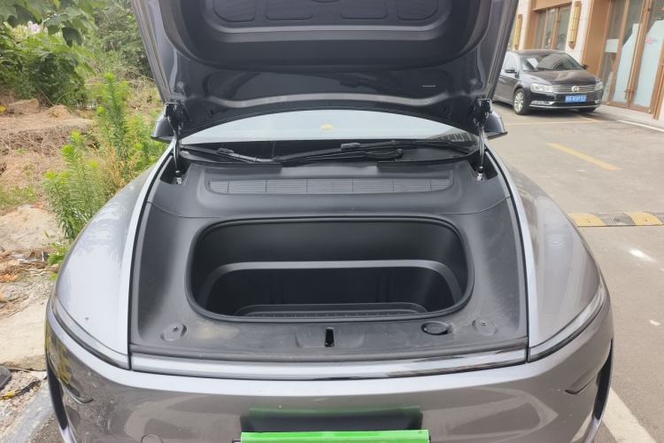 Used Tesla Model Y 2025 Rear-Wheel-Drive Version Engine Bay