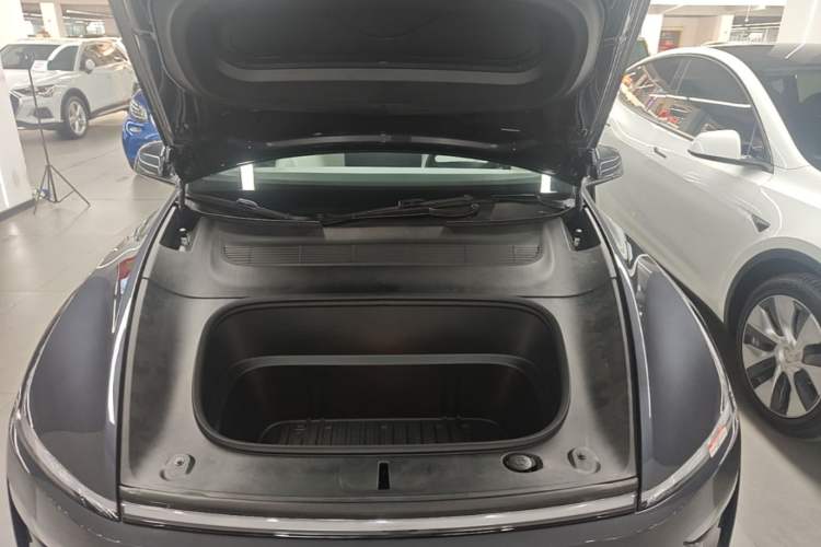 Used Tesla Model Y 2025 Rear-Wheel-Drive Version Engine Bay