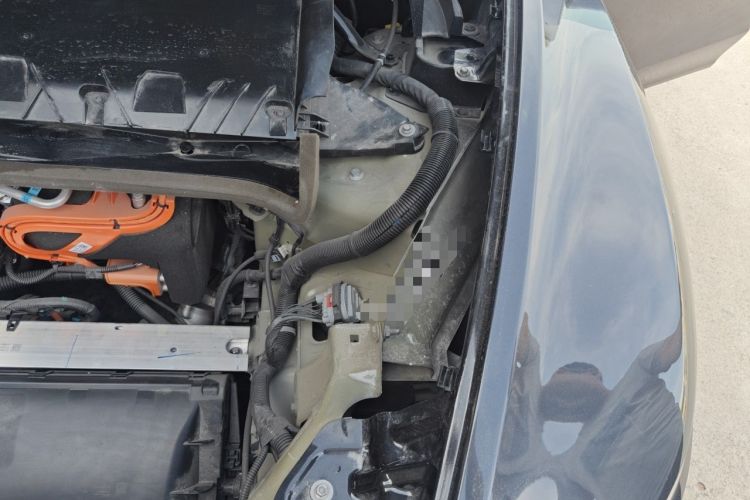 Used Tesla Model Y 2025 Rear-Wheel-Drive Version Engine Bay Left