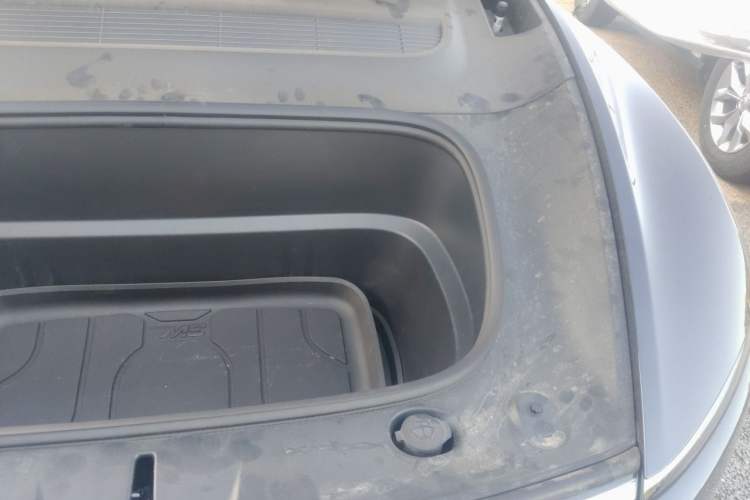 Used Tesla Model Y 2025 Rear-Wheel-Drive Version Engine Bay Left