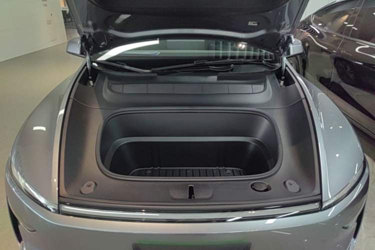 Used Tesla Model Y 2025 Updated Version Long-Range All-Wheel Drive Engine Bay