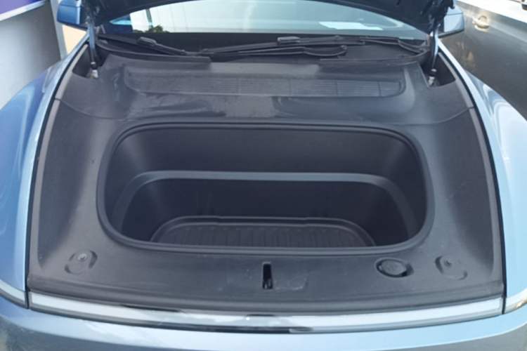 Used Tesla Model Y 2025 Rear-Wheel-Drive Version Engine Bay