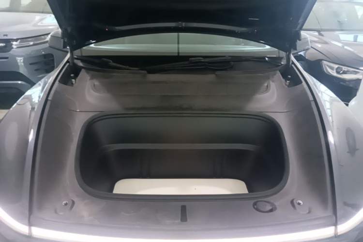 Used Tesla Model Y 2025 Rear-Wheel-Drive Version Engine Bay