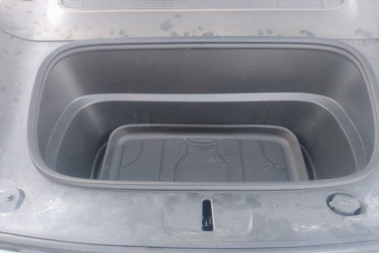 Used Tesla Model Y 2025 Rear-Wheel-Drive Version Engine Bay