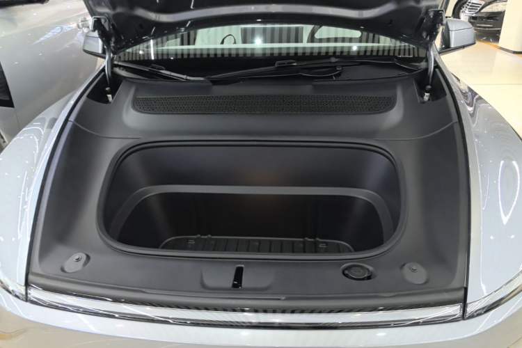 Used Tesla Model Y 2025 Rear-Wheel-Drive Version Engine Bay