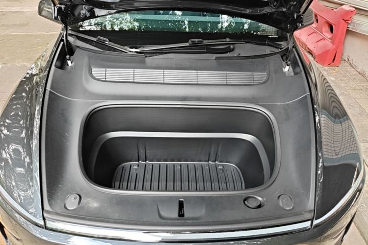 Used Tesla Model Y 2025 Rear-Wheel-Drive Version Engine Bay