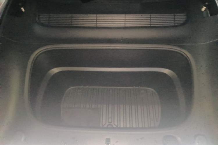 Used Tesla Model Y 2025 Rear-Wheel-Drive Version Engine Bay