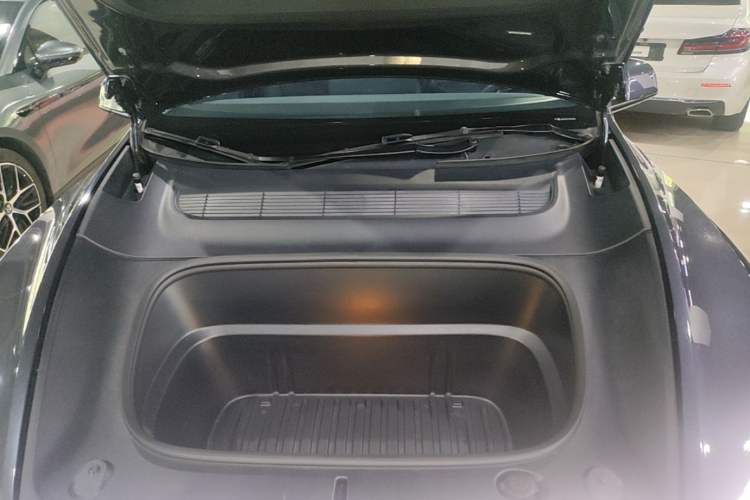 Used Tesla Model Y 2025 Rear-Wheel-Drive Version Engine Bay