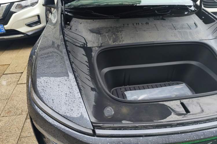 Used Tesla Model Y 2025 Rear-Wheel-Drive Version Engine Bay Right