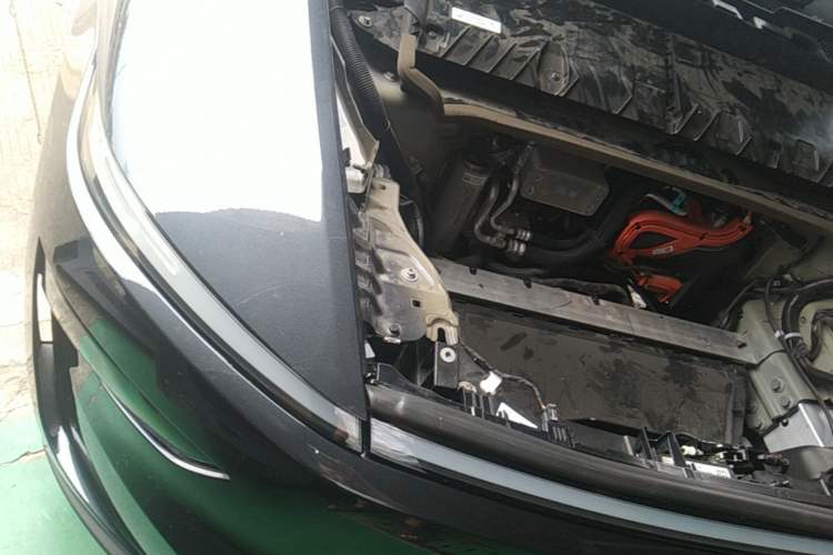 Used Tesla Model Y 2025 Rear-Wheel Drive First Edition Engine Bay Right