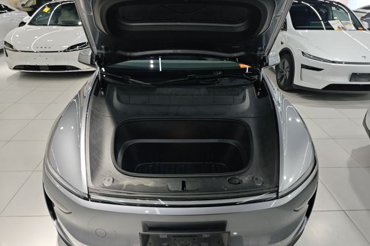 Used Tesla Model Y 2025 Rear-Wheel-Drive Version Engine Bay