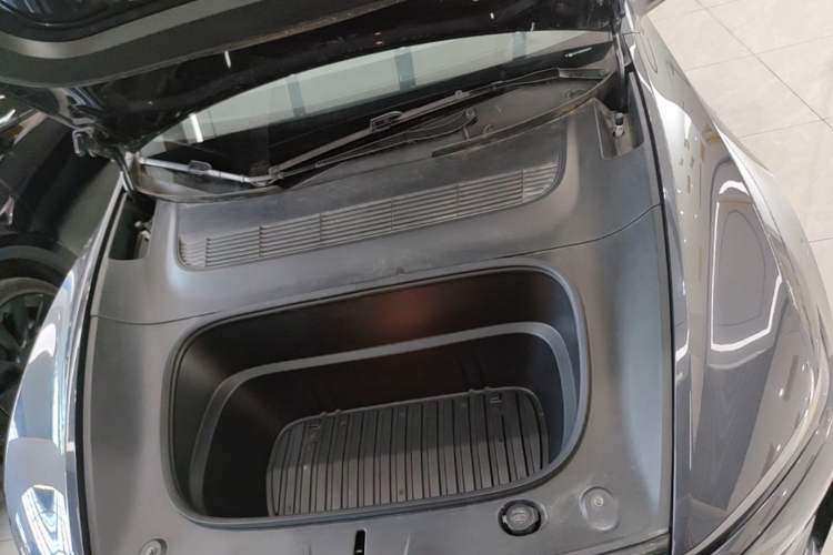 Used Tesla Model Y 2025 Long-Range All-Wheel-Drive Version Engine Bay