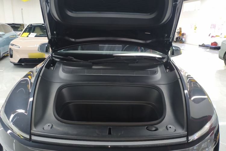 Used Tesla Model Y 2025 Rear-Wheel-Drive Version Engine Bay
