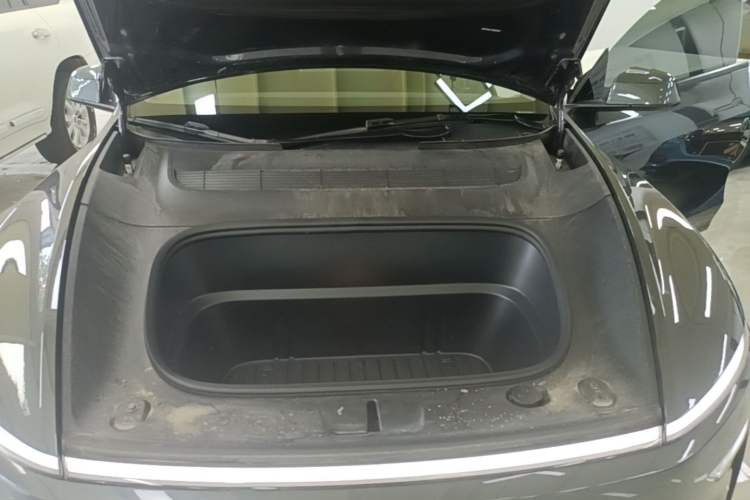Used Tesla Model Y 2025 Rear-Wheel-Drive Version Engine Bay