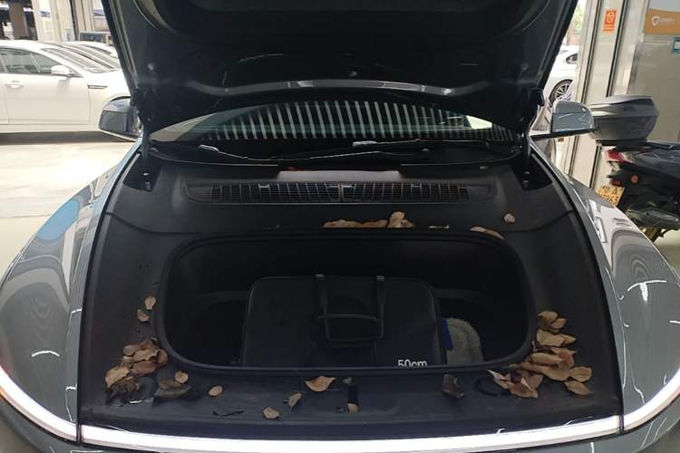 Used Tesla Model Y 2025 Rear-Wheel-Drive Version Engine Bay